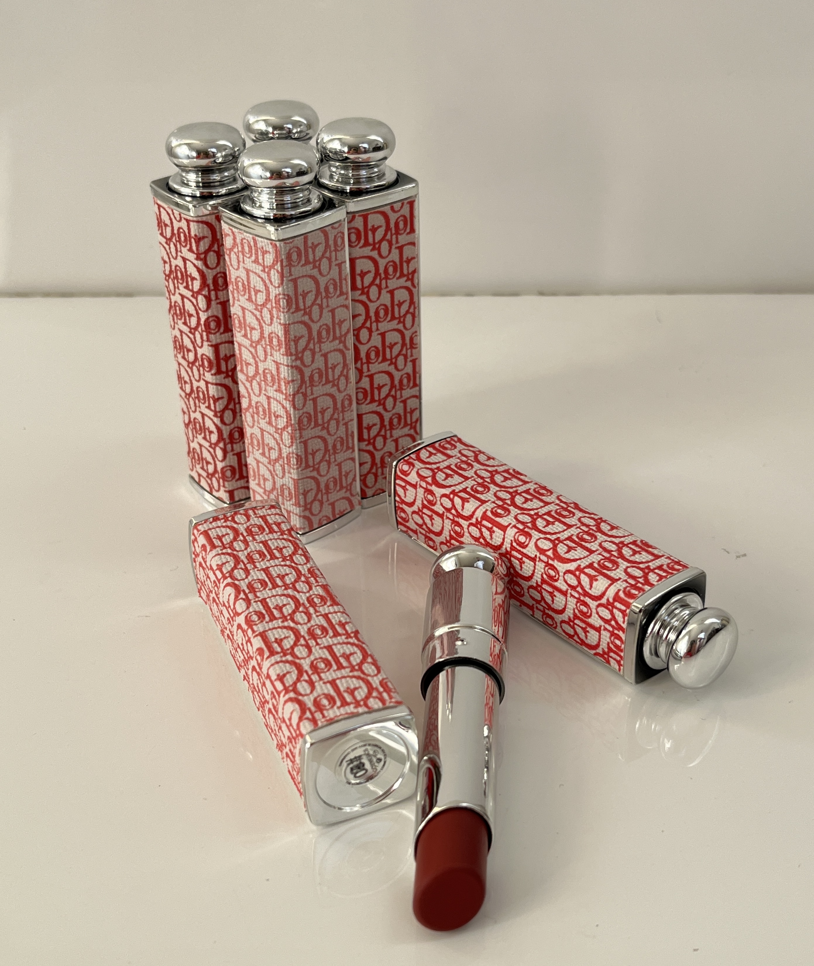 رژلب جامد مخملی پیچی دوپdior